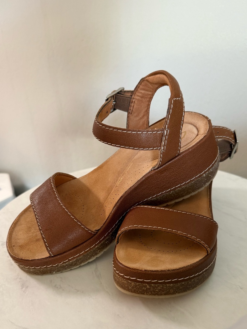 EUC Clarks Kassanda Lily Sandals Size 5.5 Med - Picture 3 of 11